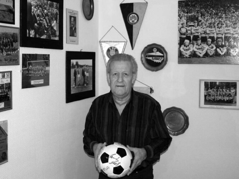 Der bekannte Fußball-Trainer Rolf Bock ist im Alter von 84 Jahren gestorben. Archivfoto: Wagner