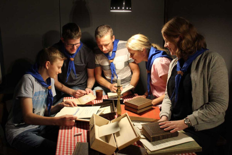 In der Familienbildungsstätte Werne läuft derzeit der Escape Room „Der Löwe von Münster“ – ein kniffliger Rätselspaß mit Tiefgang. Foto: Mitteilungsblatt Neuenkirchen