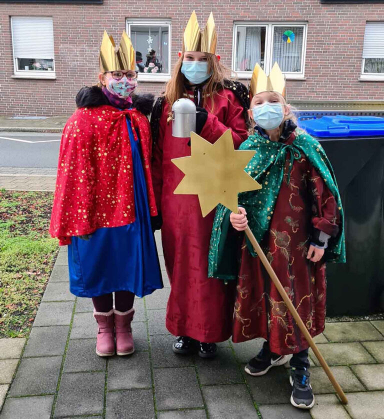Eine stolze Summe sammelten die Sternsinger der Gemeinde St. Christophorus bei der diesjährigen Aktion. Foto: Wagner