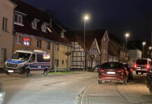 Die Polizei ist mit starken Kräften an der Straße Bült im Einsatz. Foto: Kreispolizeibehörde Unna