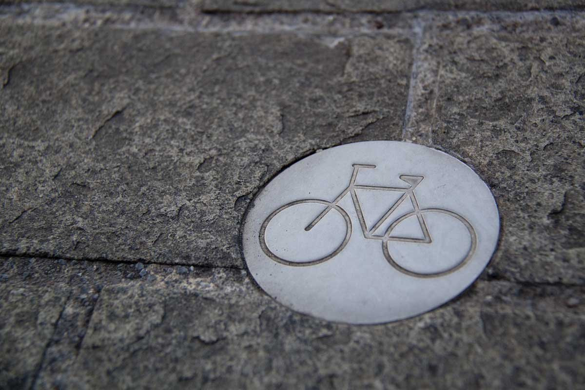 Deutlich mehr Geld für marode Straßen und Radwege soll nach Ansicht der SPD-Fraktion in den kommenden Haushalt der Stadt Werne bereit gestellt werden. Symbolfoto: pixabay