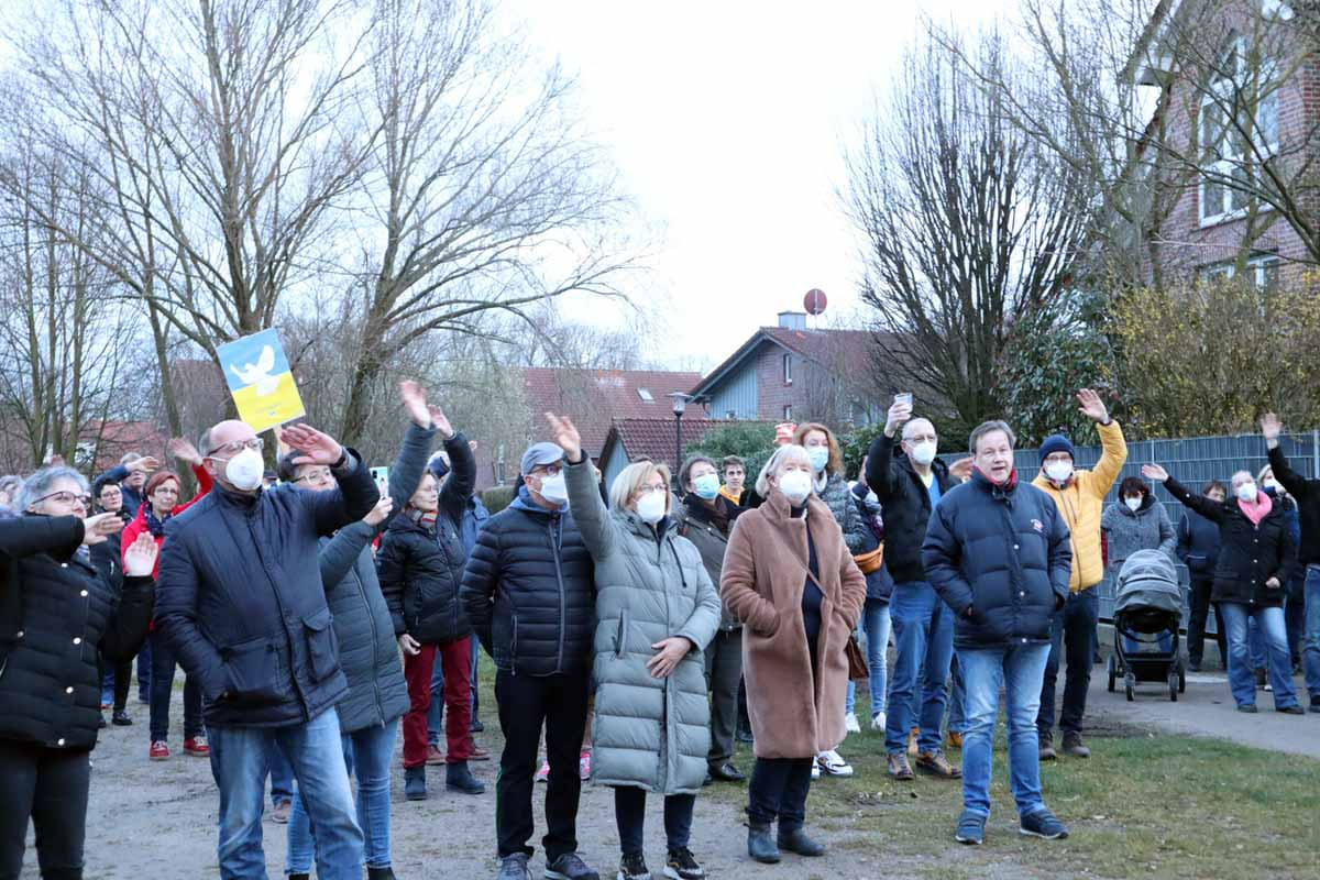 Groß war das Interesse an der Friedenskundgebung in Cappenberg. Foto: Stadt Selm