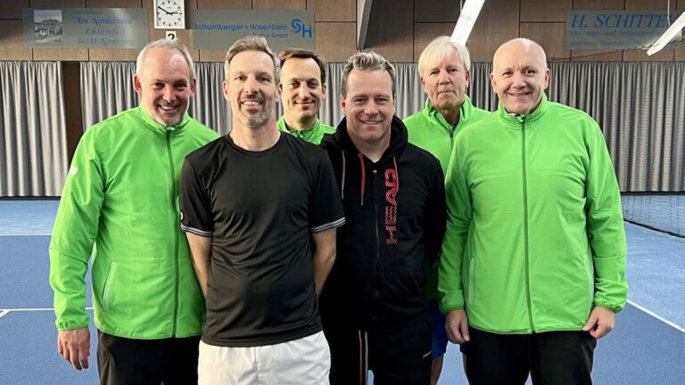 Der Aufstieg in die Verbandsliga ist für die Herren 40 des Werner Tennis-Clubs perfekt. Foto: WTC