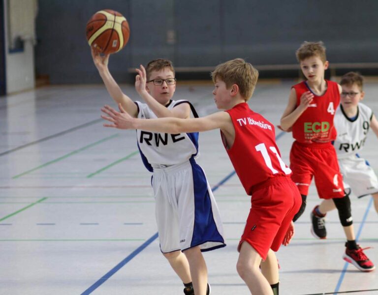 Sebastian Konik erzielte acht Punkte für die U12 der LippeBaskets gegen Ibbenbüren. Foto: Wagner