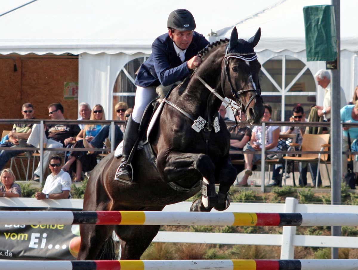 Lokalmatador Lutz Gripshöver wird bei Lenklar 2022 auch als aktiver Reiter dabei sein. Das Bild zeigt eine ältere Aufnahme. Archivfoto: Wagner