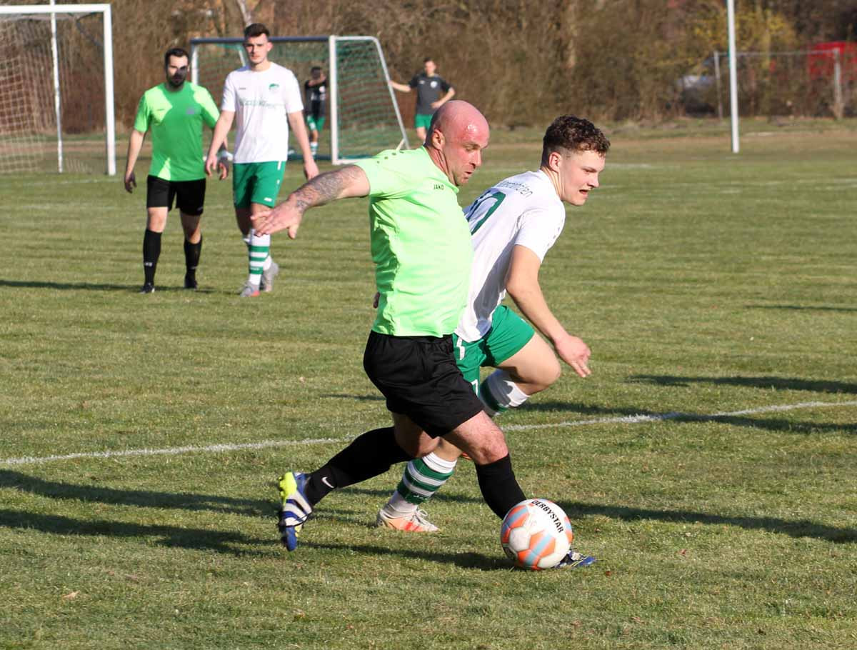 Michael Mroz (am Ball) erzielte für den SV Stockum den Treffer zum 2:5-Endstand. Foto: Wagner