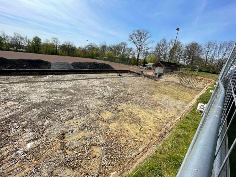 Das alte Sportheim des SC Capelle wird durch ein neues ersetzt, das im innovativen 3D-Betondruckverfahren umgesetzt wird. Foto: Gemeinde Nordkirchen