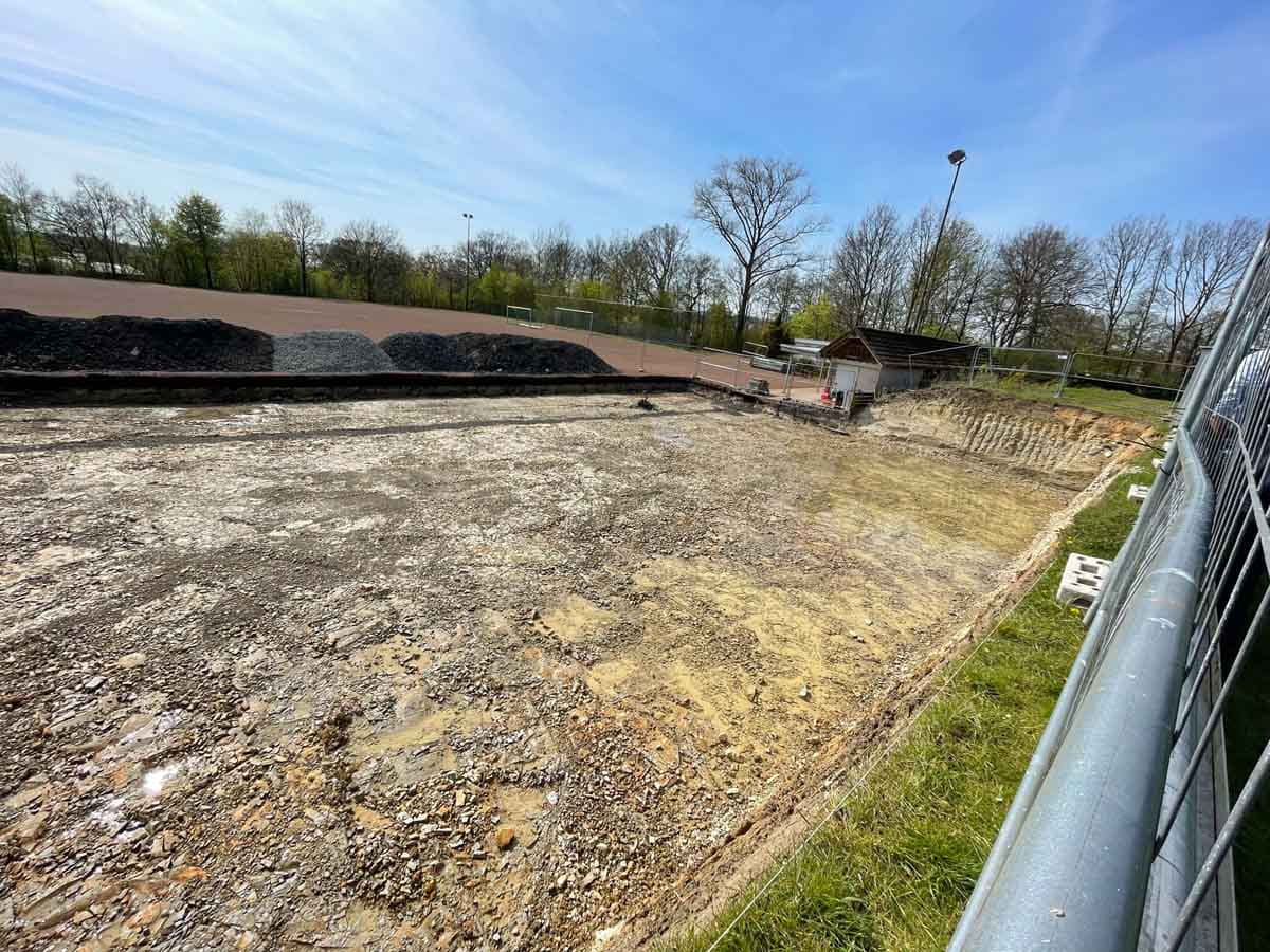 Das alte Sportheim des SC Capelle wird durch ein neues ersetzt, das im innovativen 3D-Betondruckverfahren umgesetzt wird. Foto: Gemeinde Nordkirchen