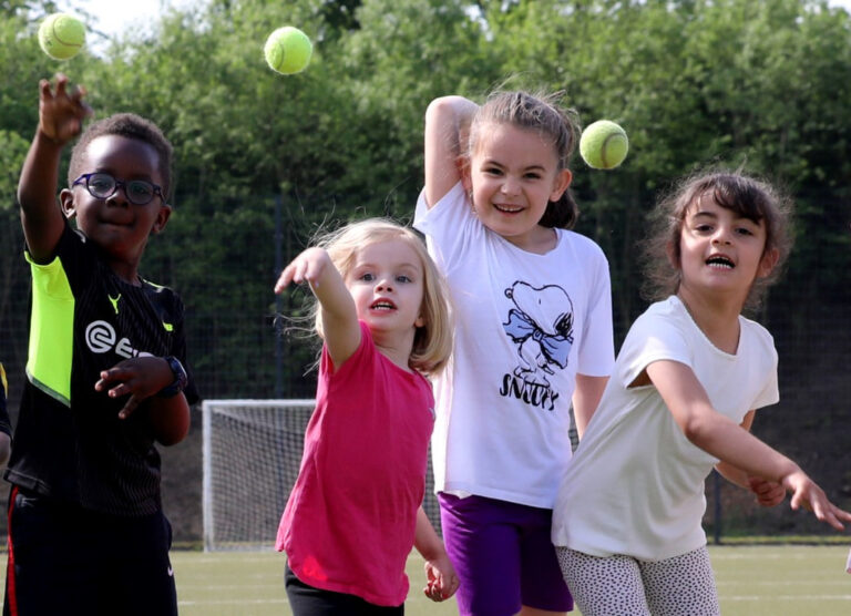 Kita-Kinder erreichen mit viel Eifer und Einsatz ihr Minisportabzeichen