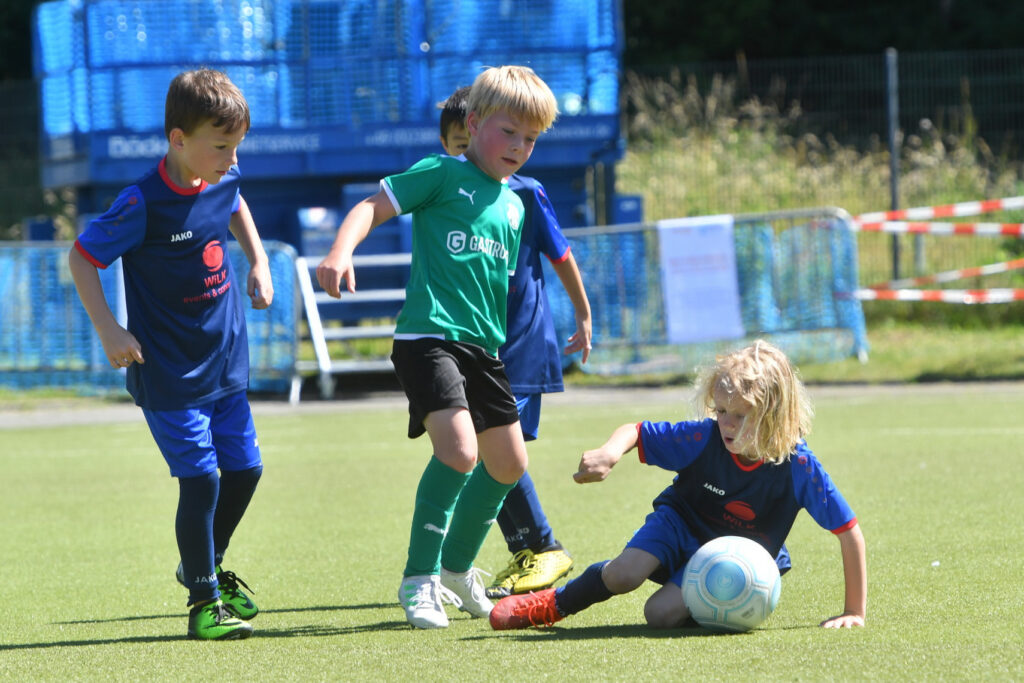 Einen ganzen Tag lang drehte sich im Sportzentrum Lindert alles um den Fußball-Nachwuchs. Von den Minikickern bis zur B-Jugend waren alle Altersklassen vertreten. Foto: WSC
