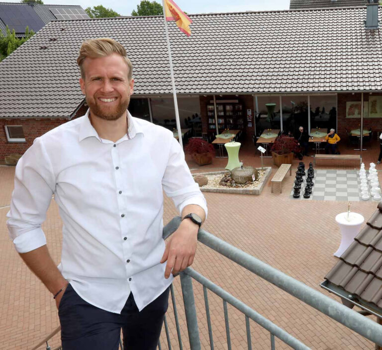 Tim Köhler freut sich als Leiter der Kita St. Marien Horst, wenn viele Kinder am 25. und 26. Juni zum Fest kommen. Foto: Volkmer