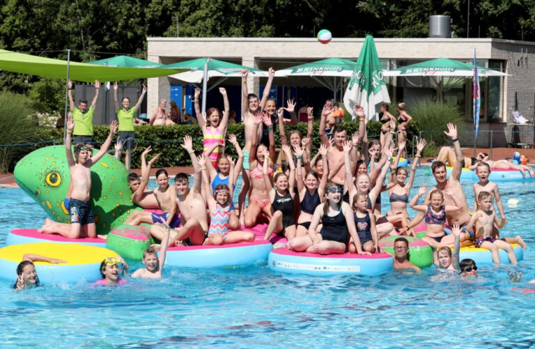 Disco-Party zum Ferienstart begeistert junge Gäste im Solebad