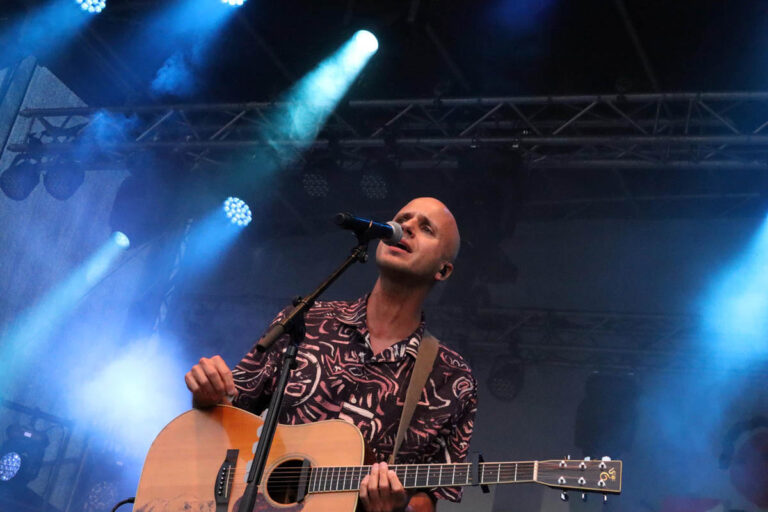Milow war der Topact beim Stadtfest am Samstag auf der großen Bühne am Campus. Foto: Stadt Selm / M. Woesmann