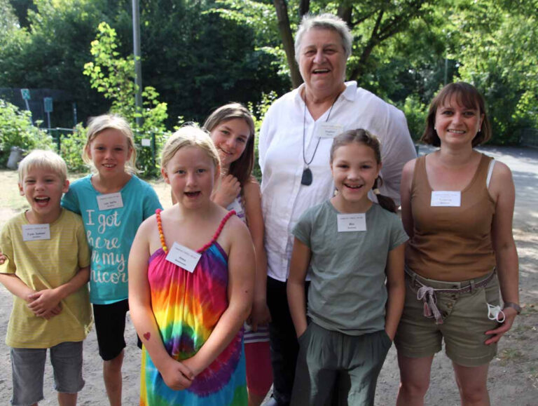 Noch eine Woche Sommerspaß im JuWeL, dann verabschiedet sich die langjährige Jugendpflegerin Dagmar Reuter in den Ruhestand. Foto: Wagner