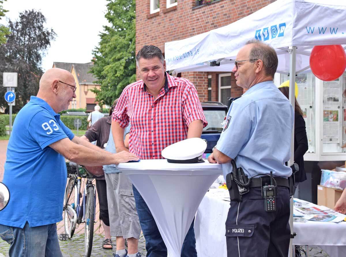 Der Landrat will auch 2022 auf den Märkten im Kreis Unna mit den Bürgen sprechen. Foto: Ursula Nagel – Kreis Unna