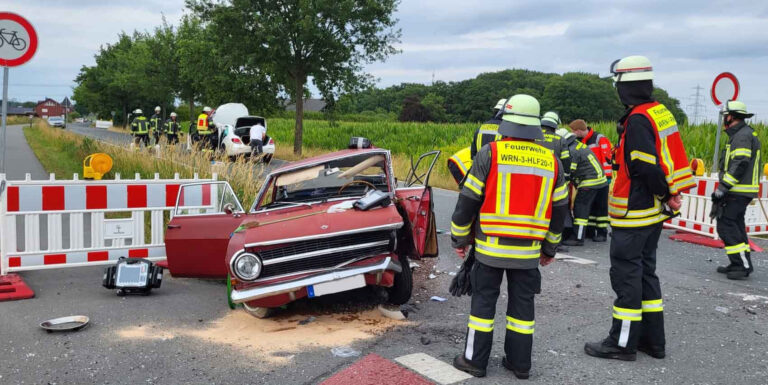 In der Kurve Mühlenstraße/Kiwitzheideweg ereignete sich ein schwerer Verkehrsunfall. Foto: Feuerwehr Werne