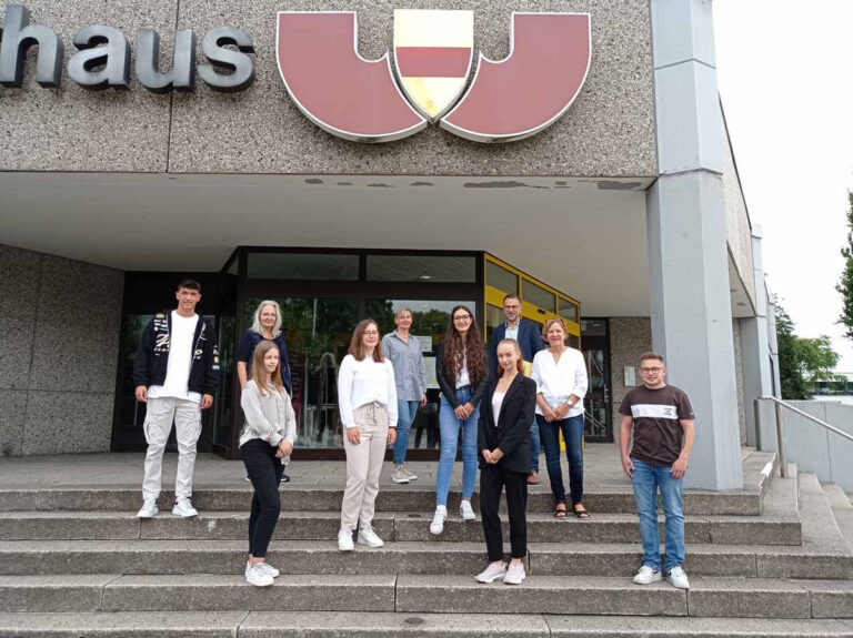 Bei der Stadtverwaltung Werne starteten sechs junge Menschen ins Berufsleben. Foto: Privat