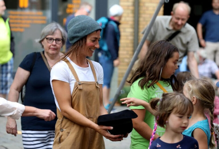 Das Straßen-Festival sorgte 2022 wieder in der Innenstadt für Begeisterungsstürme. Foto: Christoph Volkmer