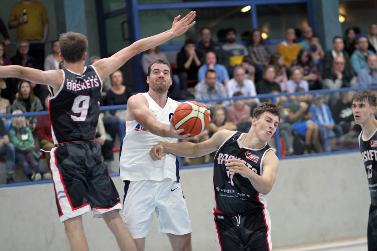 Neuzugang Kevin Bode hatte einen Traumstand bei den LippeBaskets und punktete fleißig gegen Paderborn. Foto: Wagner