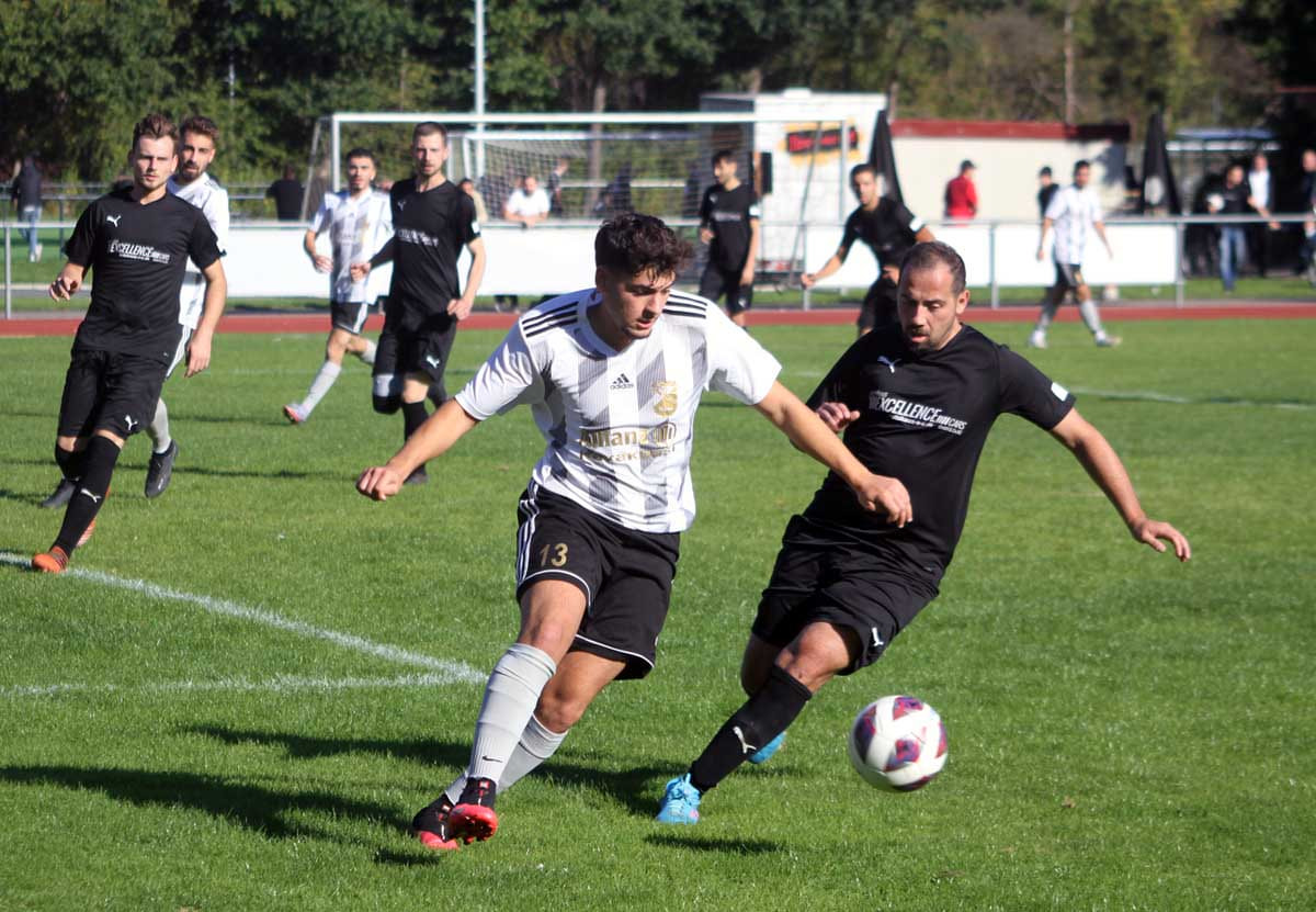 Mirac Kavakbasi (links) brachte die Eintracht mit seinem 1:0 auf die Siegerstraße. Foto: Wagner