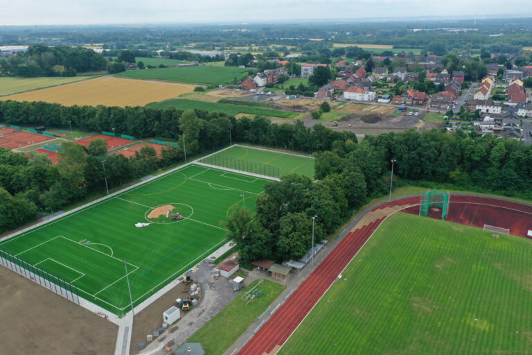 Rasenplatz und Leichtathletikanlage im Sportzentrum Dahl sind gesperrt. Foto: Kreativshooting/T. Schütte