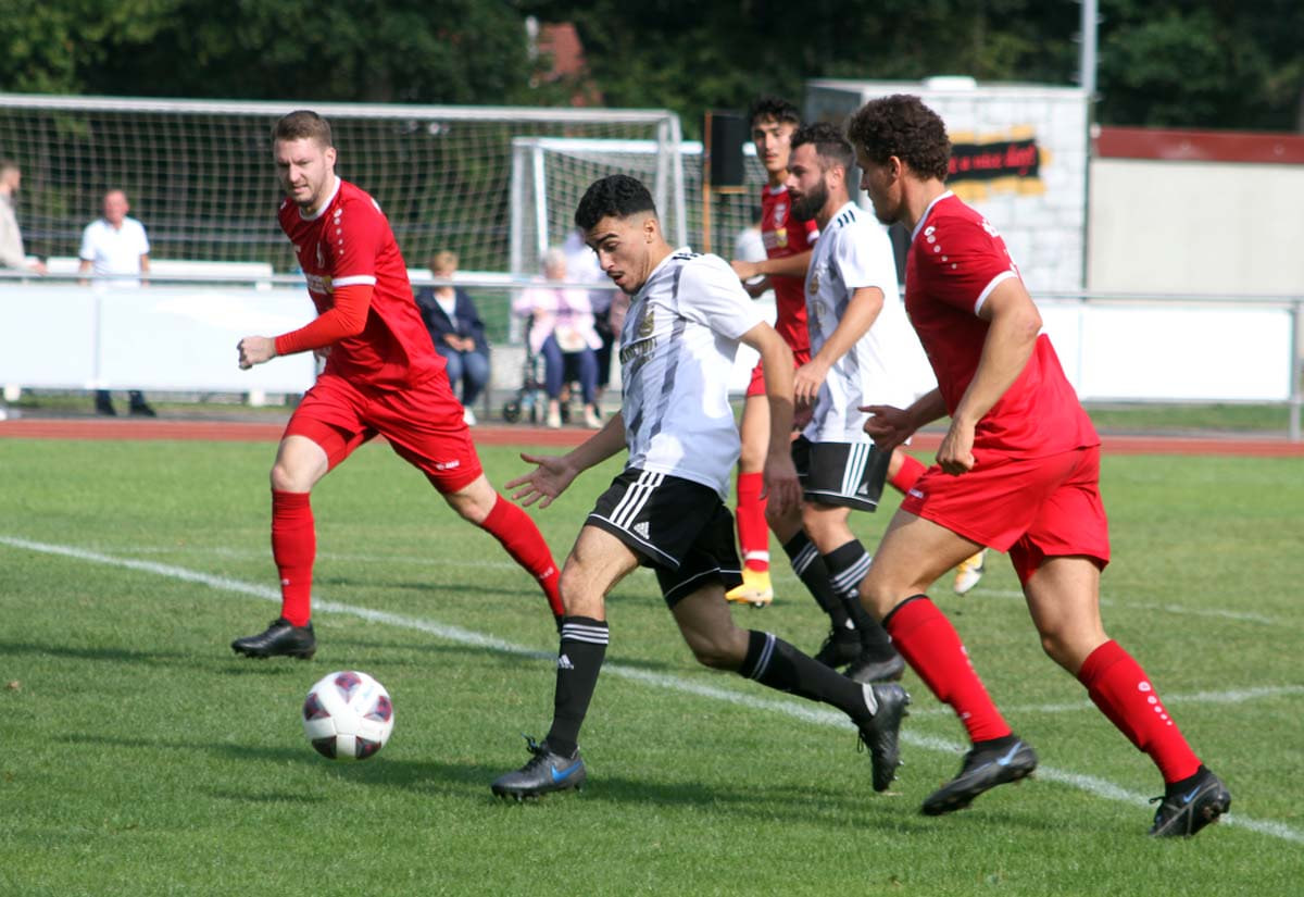 Alper Lafci war ein ständiger Unruheherd im gegnerischen Strafraum. Ein Treffer gelang ihm aber nicht. Foto: Wagner