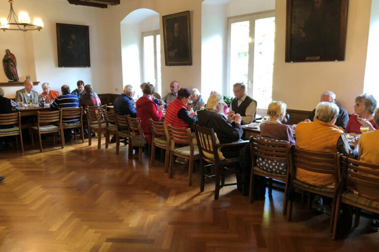 Unter dem Motto: „Fair steht dir“ läuft in diesem Jahr die Aktion der Fairen Woche. Auch die Kolpingsfamilie in Werne beteiligt sich. Foto: Benno Jäger
