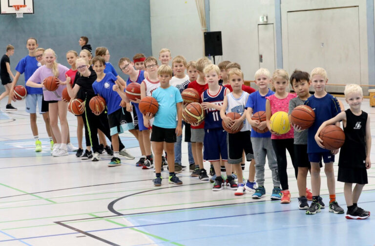 Werner Basketball-Familie feiert fröhlichen Start der neuen Spielzeit