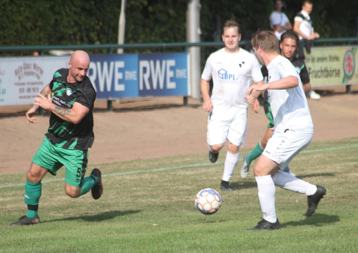 Stockums Michael Mroz gelang mit seinen Teamkollegen ein klarer Auswärtserfolg in Hamm. Foto: Wagner
