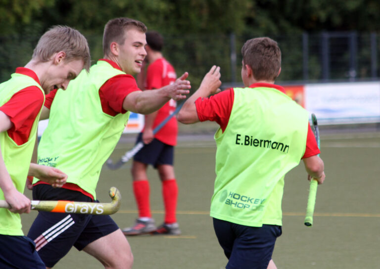 Die TV-Hockeyherren durften zum Abschluss der Feld-Hinrunde kräftig jubeln. Foto: Wagner