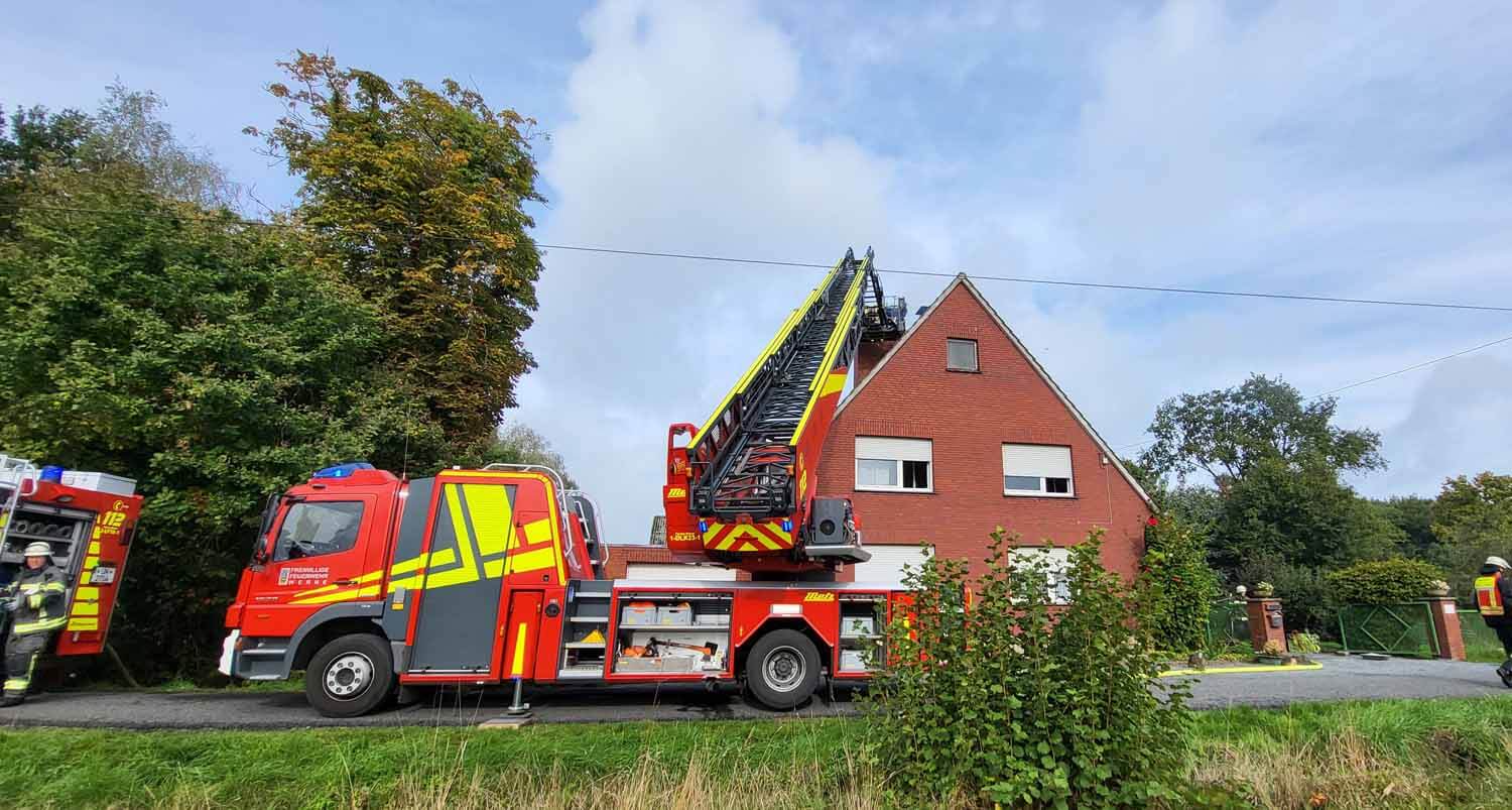 Die Feuerwehr Werne eilte am Sonntagmorgen zu einem Kaminbrand im Nierstenholz. Foto: Feuerwehr Werne