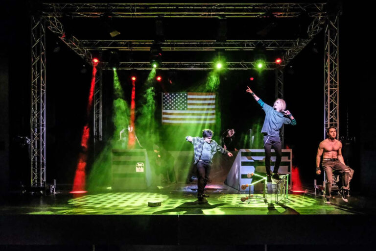 Das Green Day-Musical wird im Heinz-Hilpert-Theater in Lünen gezeigt. Foto: Falk von Traubenberg