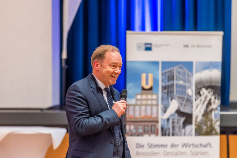 Stefan Schreiber, Vorsitzender der IHK Dortmund, sprach beim Wirtschaftsgespräch im Kolpingsaal in Werne. Foto: Stephan Schuetze
