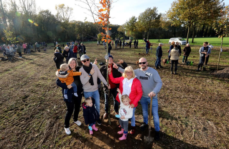 Letztes Pflanzfest im Bürgerwald: Suche nach neuer Fläche läuft