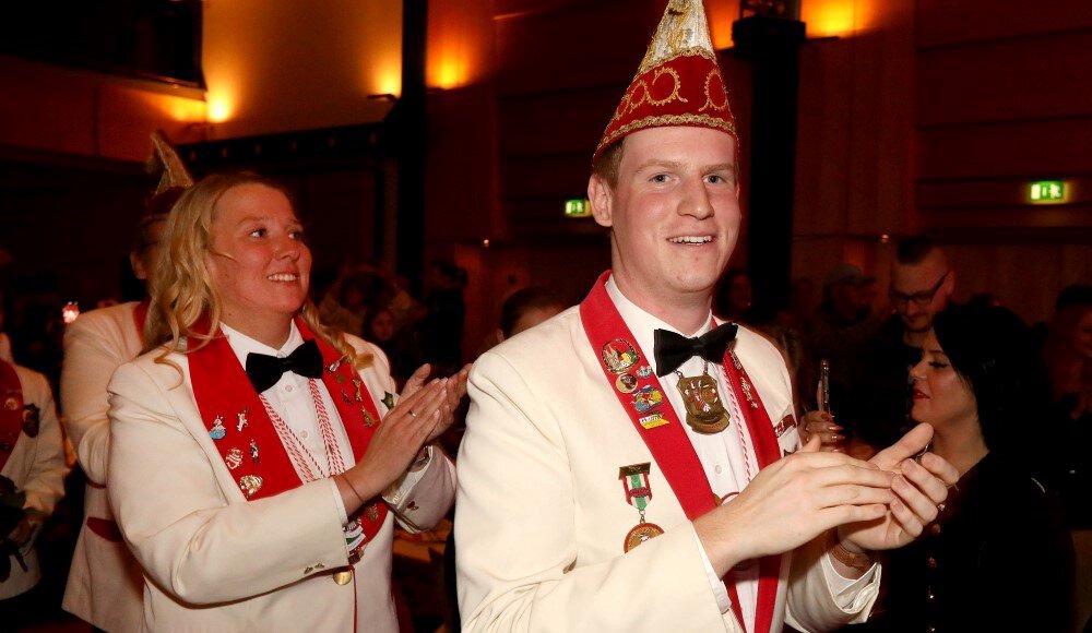 Der Auftakt der Karnevalssession mit der großen IWK-Party ließ sich schon gut an. Foto: Volkmer