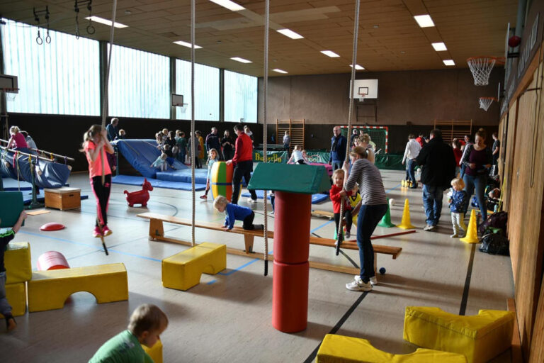 Der Werner SC lädt Familien wieder zum gemeinsamen Sport-Nachmittag in die Uhlandhalle ein. Foto: WSC