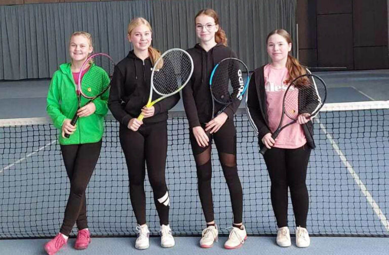 In der Winterhallenrunde gelang den U15-Mädchen des Werner TC 75 gleich ein Auftaktsieg. Foto: privat