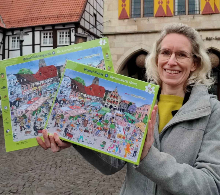 Ein Wimmel-Puzzle ist jetzt in der Tourist-Information am Marktplatz erhältlich. Foto: Werne Marketing GmbH