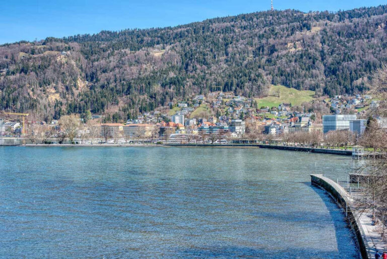 Höhepunkt der Reise ist die Aufführung von Puccinis "Madame Butterfly" auf der Seebühne im Hafen von Bregenz. Foto: pixabay