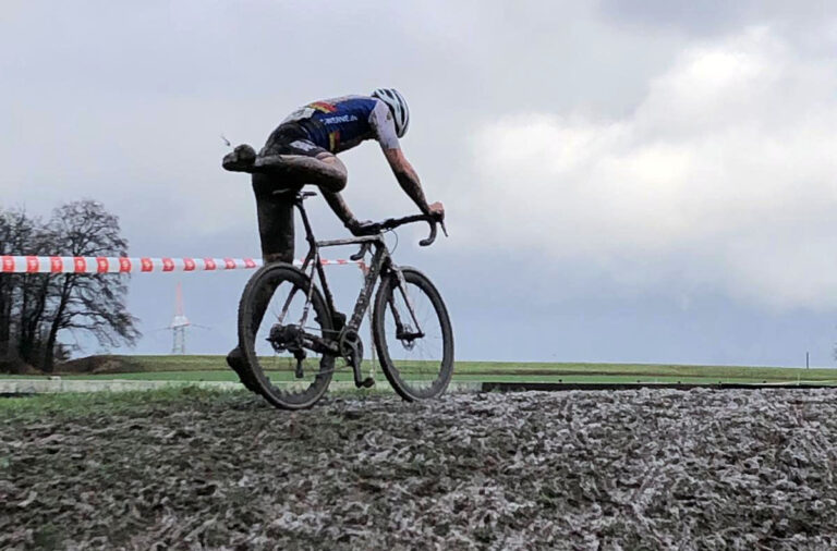 Ein kräftezehrendes Rennen beim Silvester-Cross in Osnabrück fuhr RSCler Frederik Kremer. Foto: privat