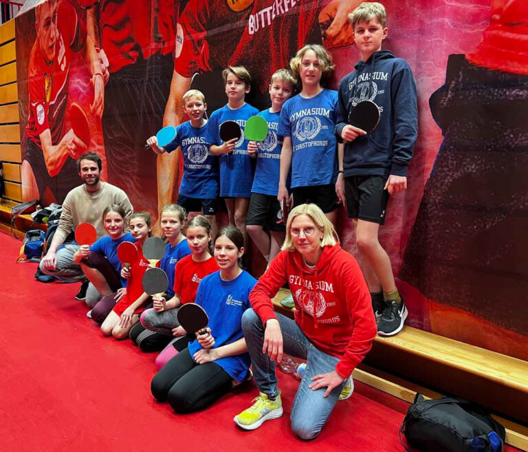 Einen guten Eindruck hinterließen die Tischtennis-Teams des Gymnasiums St. Christophorus bei den landesweiten Rundlauf-Meisterschaften in Düsseldorf. Foto: GSC