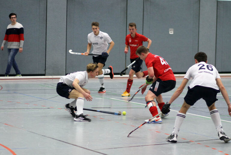 Alexander Osterkemper erzielte drei Tore für die TV-Hockeyherren gegen Bielefeld. Foto: Wagner