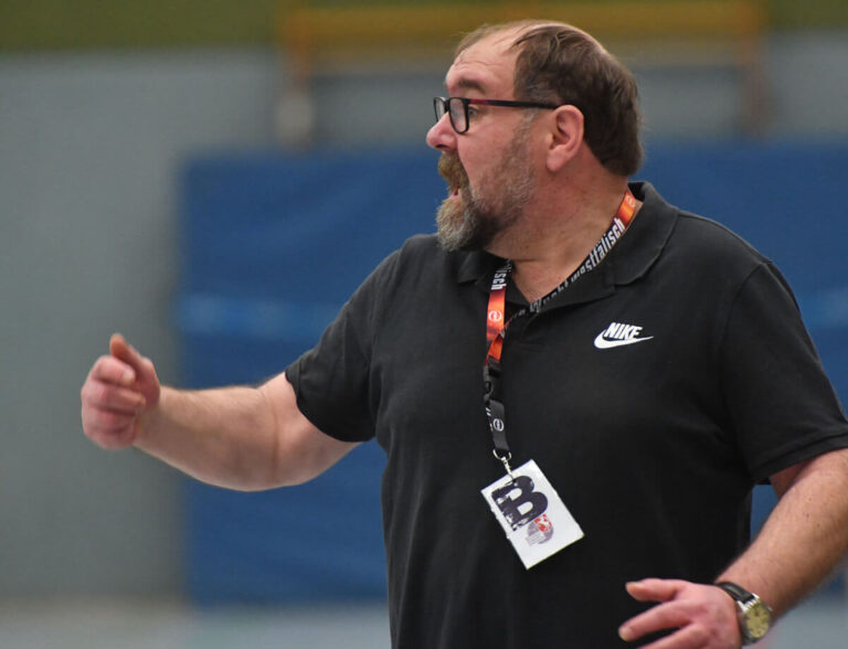 Trainer Ingo Wagner kann mit der Saison zufrieden sein: Er führte die TV-Handballerinnen zur Vize-Meisterschaft. Archivfoto: MSW