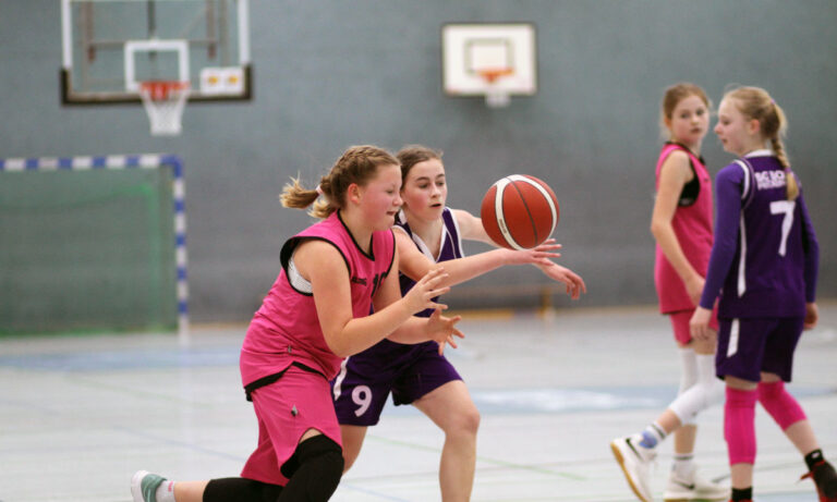 Lena Hols und die U12-Mädchen der LippeBaskets zählen zu den vier besten Mannschaften ihrer Altersklasse in Westdeutschland. Foto: Wagner