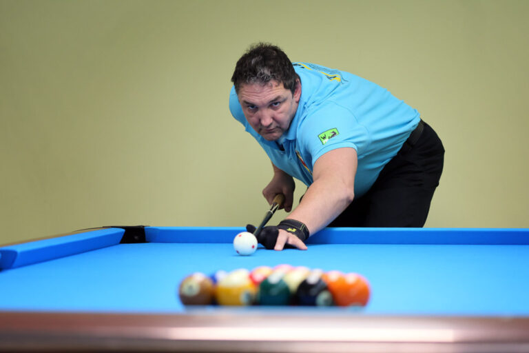 Konzentration beim Anstoß: Michael Wolf siegte mit der dritten Mannschaft des PBV Werne. Foto: privat
