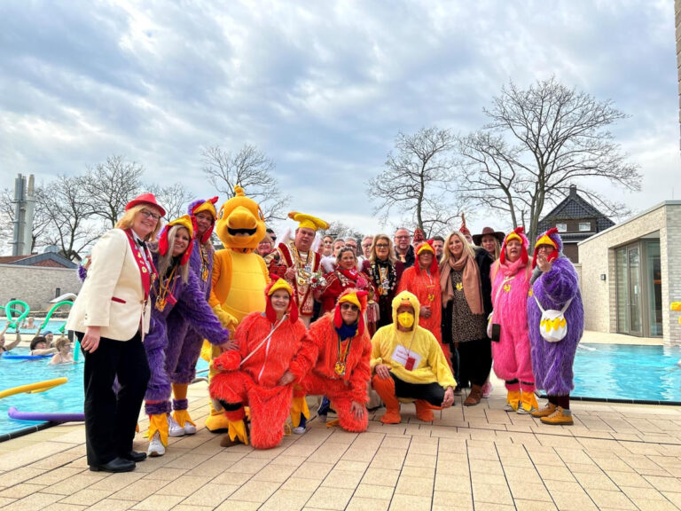 Das Solebad Werne war am vergangenen Donnerstag fest in der Hand der IWK-Prinzenpaare. Foto: privat