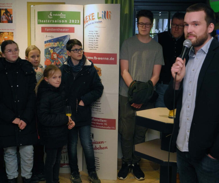 Der Vorsitzende Marius Przybilla begrüßte die Mitglieder des Vereins sowie Freunde und Förderer der Freilichtbühne zum Jahresempfang. Foto: Klaus Brüggemann
