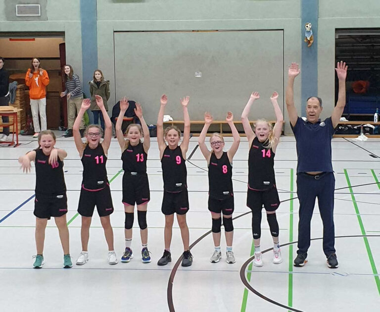 Groß war der Jubel bei den U12-Mädchen der LippeBaskets Werne über den klaren Erfolg gegen Düsseldorf. Foto: privat