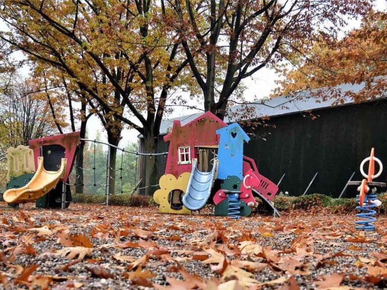 Der Spielplatz am Gradierwerk wird im Zuge eines Modellprojektes neu gestaltet. Dann soll auch ein zweiter Bouleplatz angelegt werden. Archivfoto: Gaby Brüggemann