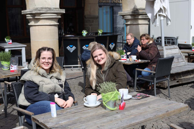 Ein wichtiges Kriterium für die Attraktivität der Innenstadt sei die Außengastronomie als Ort der Kommunikation und Erholung. Diskutiert wurde im Ausschuss für Stadtentwicklung. Archivfoto: Isabel Schütte